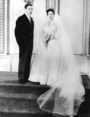 La princesse Margaret (en robe  Norman Hartnell) et Antony Armstrong Jones lors de leur mariage le 6 mai 1960