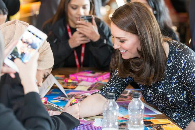 Kate Middleton a elle opté pour un tatouage éphémère au henné, lors de la visite d'un centre à Sunderland en 2018