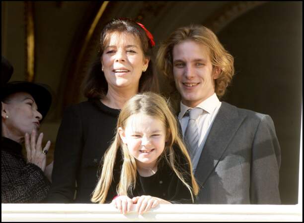 Alexandra de Hanovre, sa mère Caroline et Andrea Casiraghi lors de la fête monégasque le 19 novembre 2008