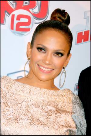Jennifer Lopez déjà fan du bun et du maquillage coloré en 2007