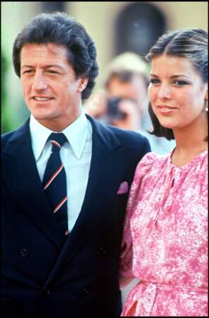 Caroline de Monaco et son premier mari Philippe Junot, le jour de leurs fiançailles, en août 1977