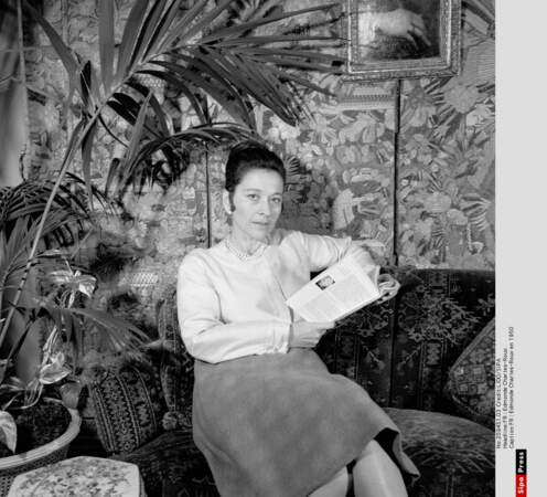 Edmonde Charles-Roux en 1950 chez elle en 1950
