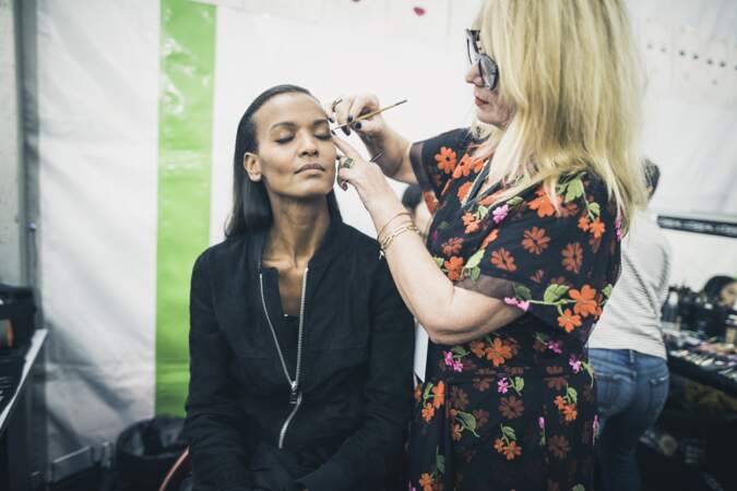 Val Garland, la make-up artist redessine le regard de Liya Kebede