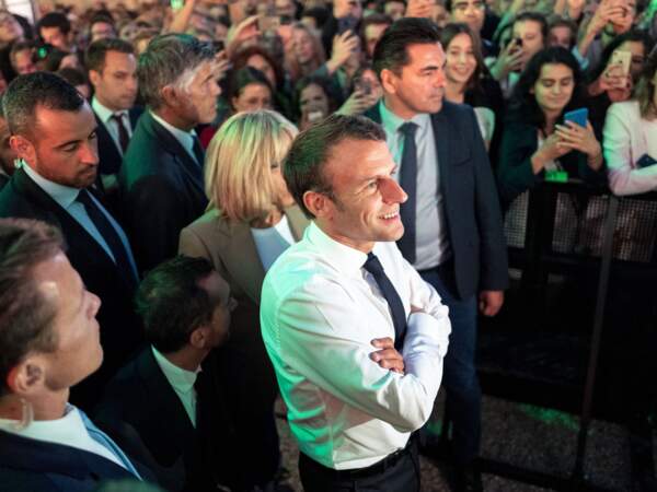 Le président de la République Emmanuel Macron avec les citoyens pour fêter la Fête de la musique