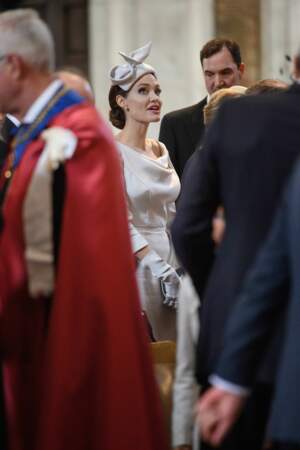 Angelina Jolie : le chapeau lui va si bien avec son chignon sophistiqué