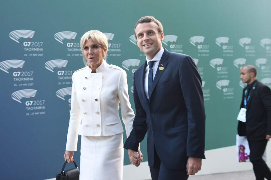 Le couple Macron fait sensation à Taormine en Sicile : Brigitte Macron élégante en tailleur crème