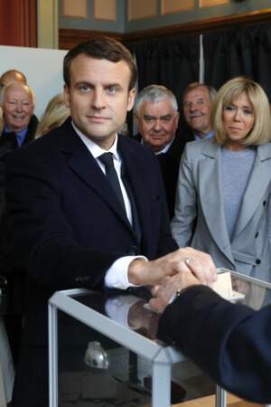 Brigitte Macron est la plus fidèle alliée de son époux, qu'elle a accompagné hier, toute la journée du Premier tour