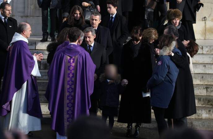 Nicolas Sarkozy, sa fille Giulia et sa femme Carla Bruni-Sarkozy aux obsèques de sa mère Andrée Sarkozy