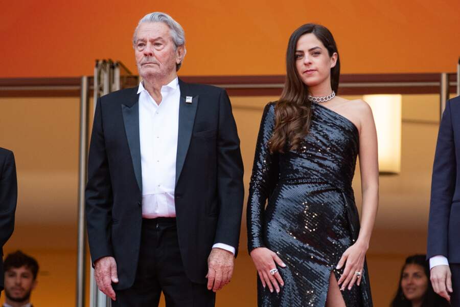 Alain Delon et Anouchka Delon inséparables lors de la montée des marches du Festival de Cannes, le 19 mai 2019