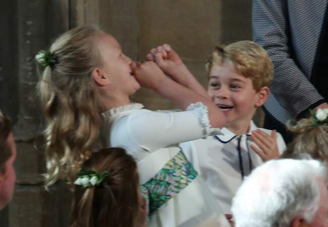 Savannah Phillips et le prince George excités