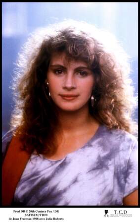 En 1988, elle obtient son premier grand rôle dans le film "Satisfaction"  
