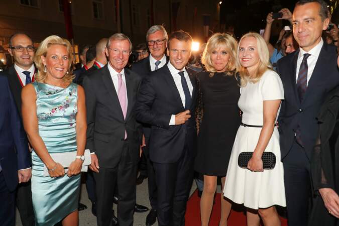 Brigitte Macron en robe noire à manches transparentes en Autriche