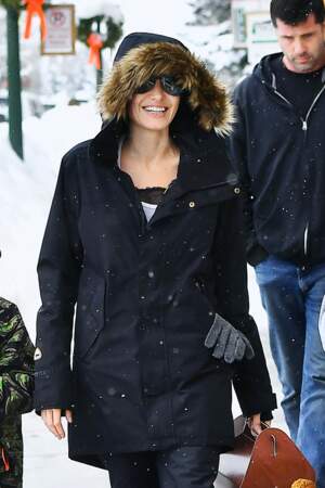 Angelina Jolie, souriante, fait du shopping à Crested Butte, dans le Colorado