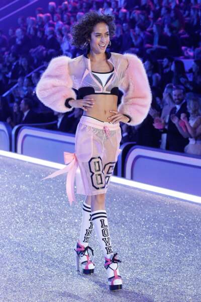 Alanna Arrington toute à sa joie de défiler pour la première fois pour Victoria's Secret