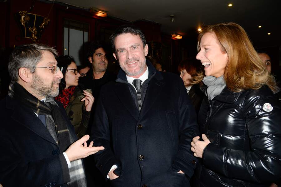 Manuel Valls, Anne Gravoin et Haïm Korsia à la représentation de la pièce "Les Fantômes de la rue Papillon"