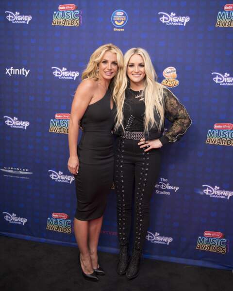 Britney Spears et sa soeur Jamie Lynn Spears au Radio Disney Music Awards, à Los Angeles, le 29 avril 2017.