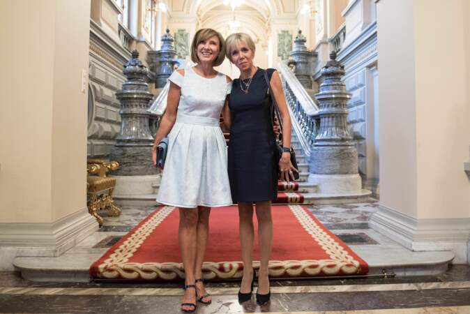 Brigitte Macron et Carmen Lohannis, deux femmes de président au look sophistiqué