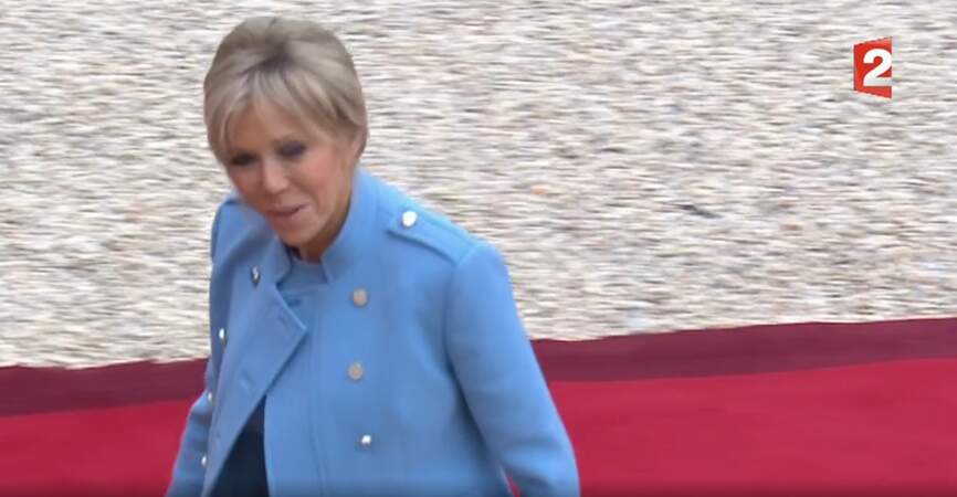 Brigitte Macron, sublime en tailleur bleu ciel pour la passation de pouvoir