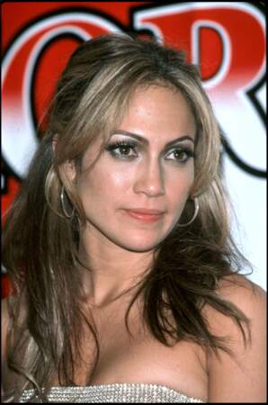 Jennifer Lopez force toujours sur le maquillage