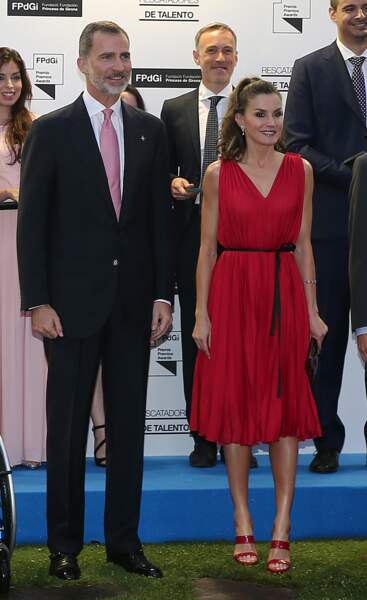 Letizia d'Espagne ultra chic lors de la cérémonie de remise des prix de la fondation "Princesa de Girona" à Gérone.