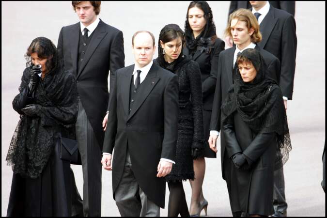 Stéphanie aux côtés d'Albert et Caroline lors des obsèques du Prince Rainier III de Monaco en 2005