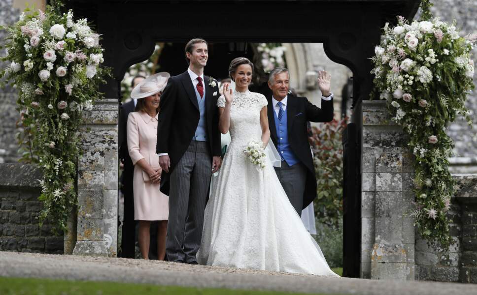 Mariage de Pippa Middleton (en robe Giles Deacon) et James Matthews à Englefield, le 20 mai 2017