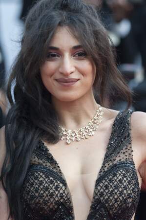 Camelia Jordana sexy en diable à Cannes