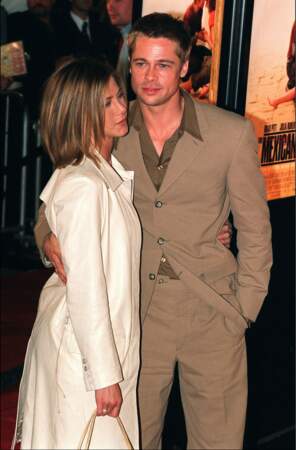 Jennifer Aniston adopte le carré court et la même couleur de cheveux que son mari Brad Pitt