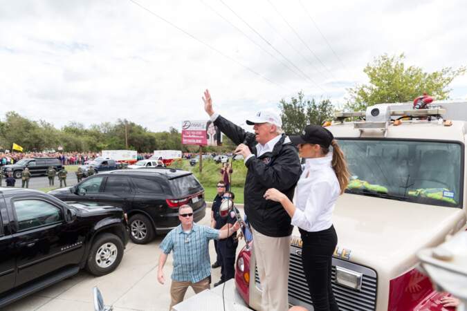 Melania Trump en casquette et queue de cheval au Texas