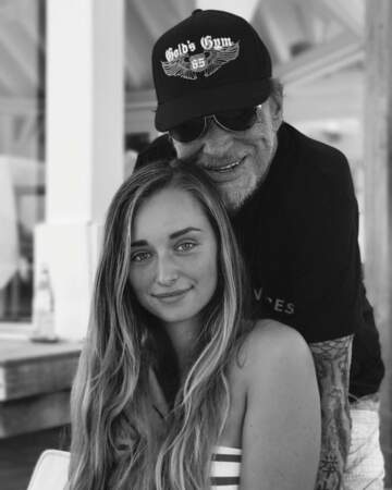 Emma Smet et son grand-père Johnny Hallyday à Saint Barth en août 2017