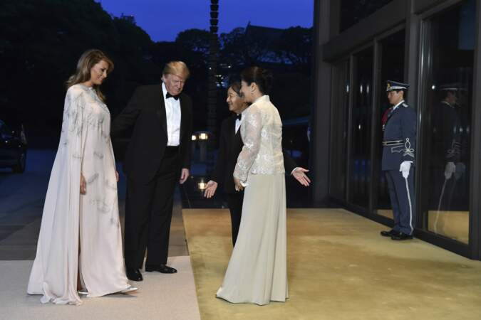le 27 mai 2019, Melania Trump en robe longue élégante pour dîner avec l'empereur du Japon