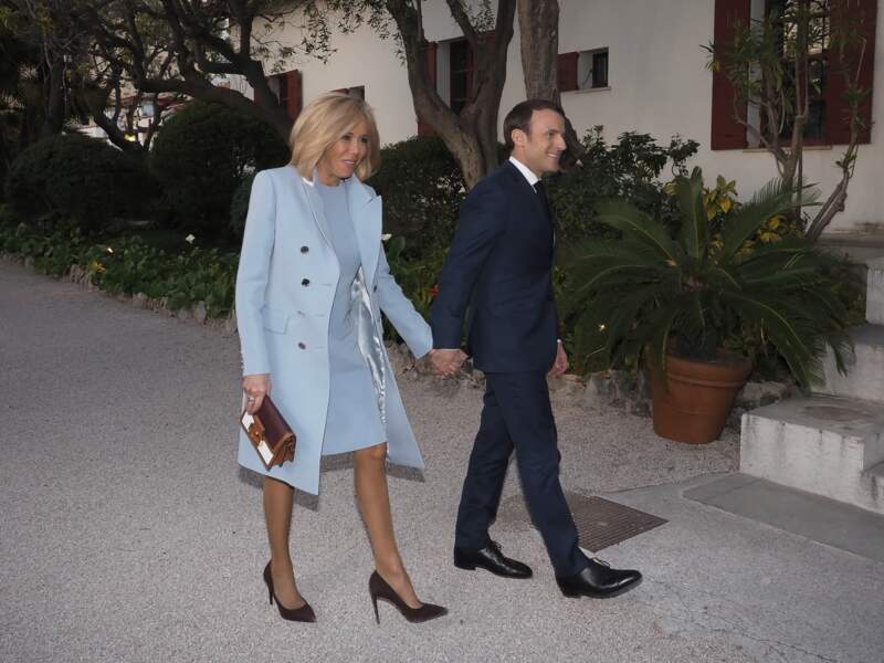 Emmanuel et Brigitte Macron complices pour recevoir le président chinois Xi Jinping et sa femme dimanche 24 mars