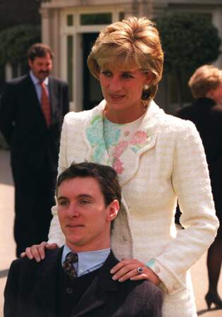 C'est le prince Harry qui avait hérité de la bague de mariage de Lady Diana à son décès