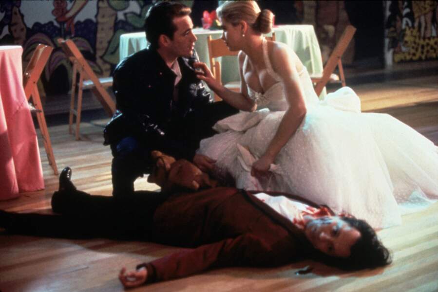 Luke Perry et Kristy Swanson sur le tournage du film "Buffy, tueuse de vampires", en 1992