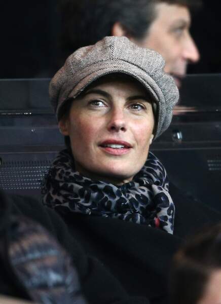 Alessandra Sublet et sa casquette gavroche, lors d'un match de football à Paris en 2014