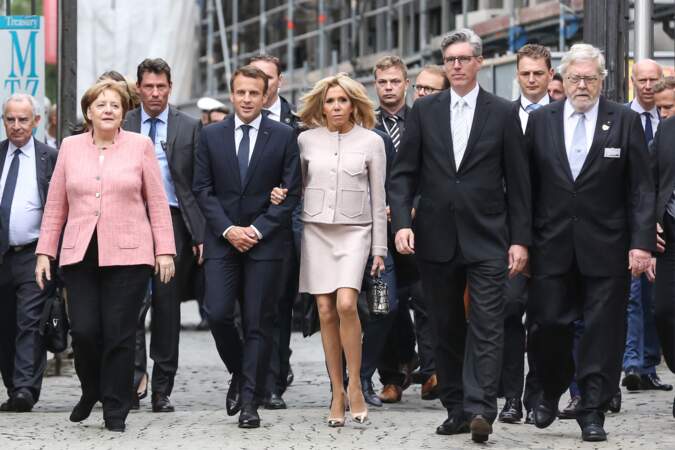 La chancelière allemande a également opté pour une veste rose