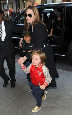 Knox, avec sa mère, à New York, en avril 2013. Frappante ressemblance !