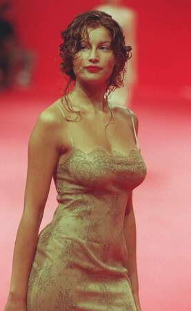 Laetitia Casta sur un défilé Lolita Lempicka en 1997