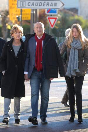 Alain Juppé se rend au bureau de vote avec son épouse Isabelle et sa fille Clara 
