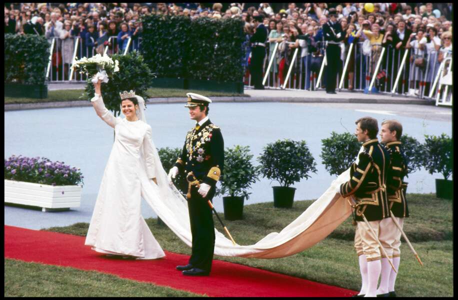 Charles Gustave de Suède et Silvia Sommerlath (en robe Christian Dior) lors de leur mariage le 29 juin 1976