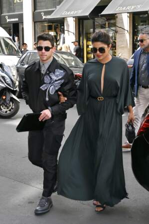 Nick Jonas et sa femme Priyanka Chopra arrivent au défilé Dior 