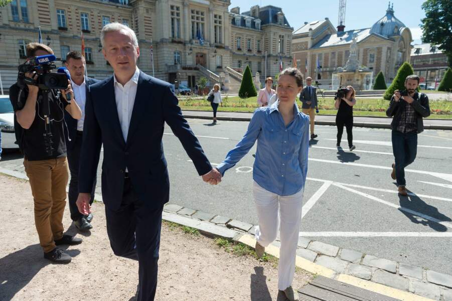 Bruno le Maire main dans la main avec son épouse Pauline est allé voter le 11 juin 2017