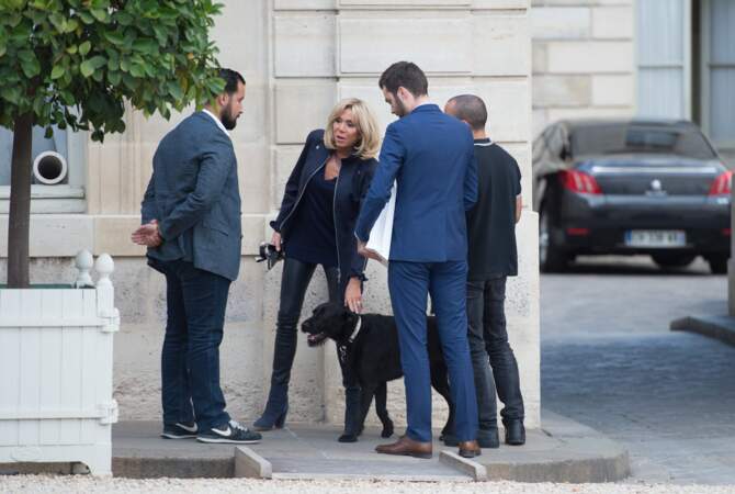 Brigitte Macron a choisi Nemo dans un refuge avec ses petits-enfants 