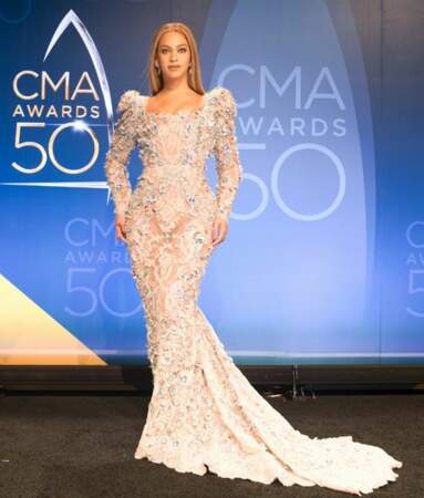 Beyoncé aux CMA Awards en Zuhair Murad 