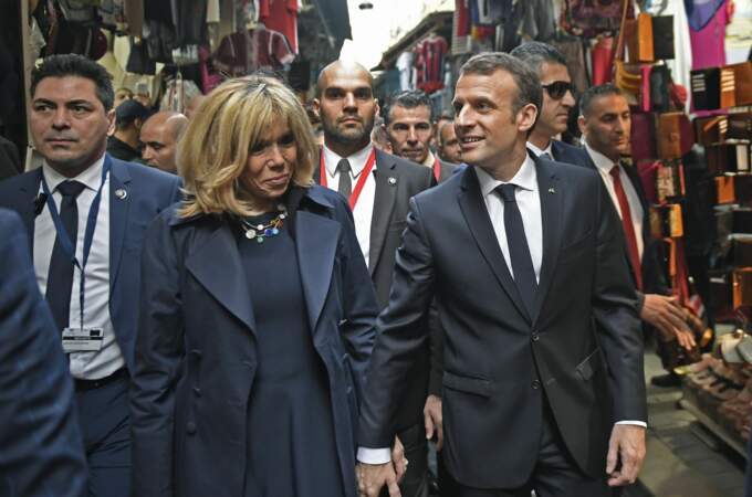 Emmanuel et Brigitte Macron, main dans la main