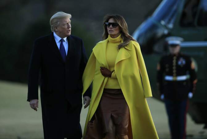 Melania Trump a choisi un col roulé et une jupe en cuir sexy en diable