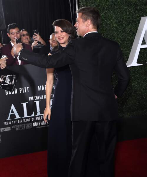 Marion Cotillard et Brad Pitt réunis sur le tapis rouge de Allied