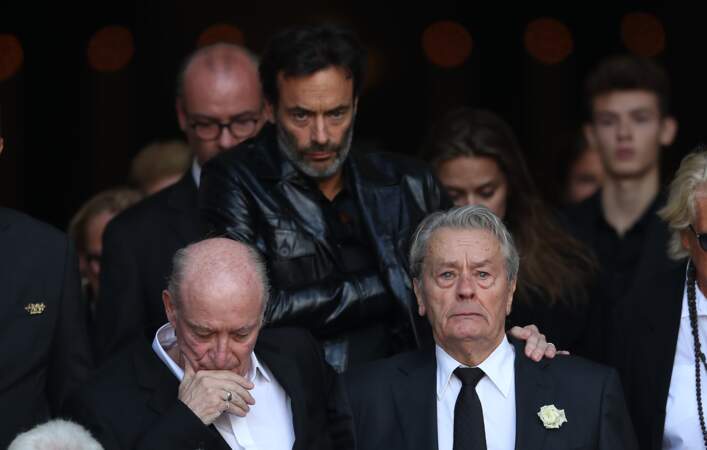 Pascal Desprez, Anthony Delon et Alain Delon - Sorties des obsèques de Mireille Darc