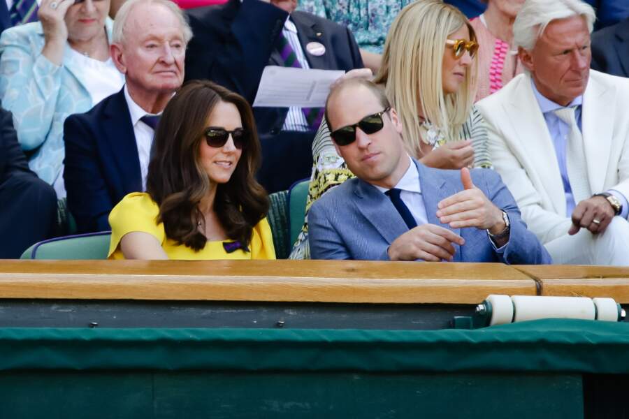 Kate Middelton radieuse en robe jaune et amoureuse avec le prince William