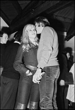 Sylvie Vartan et Johnny à Avoriaz en 1967